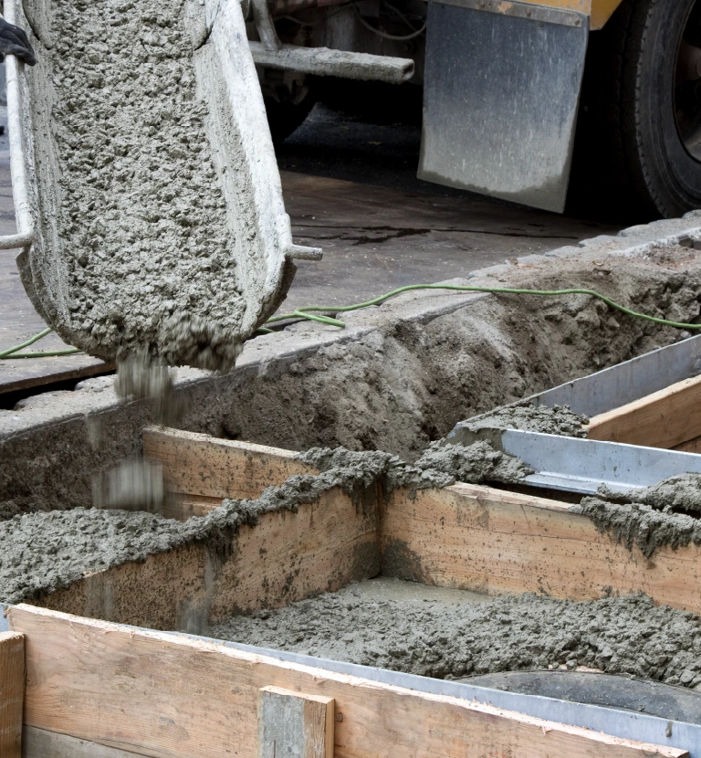 Wylewanie płyty fundamentowej pod&nbsp;budynek