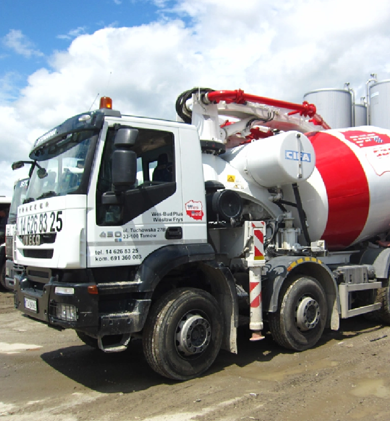 Biało-czerwona betoniarka